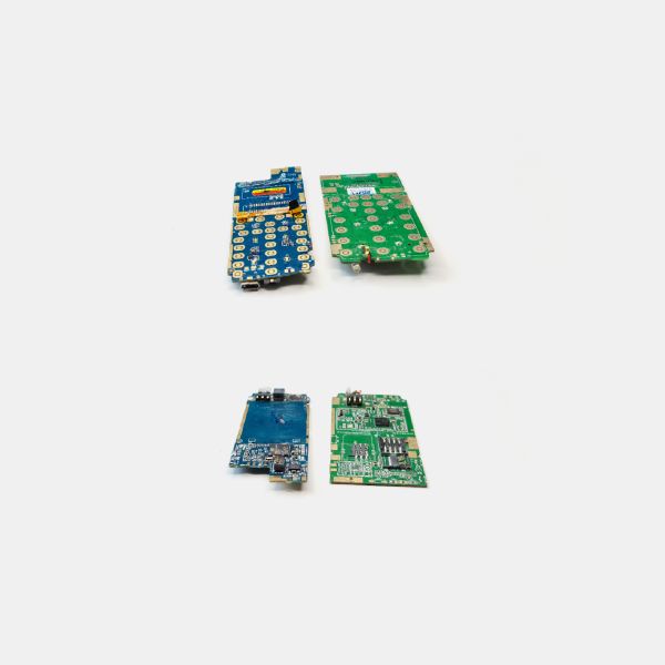 Файл:Платы от кнопочных мобильных телефонов.jpg